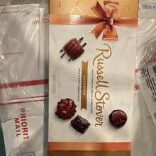 Load image into Gallery viewer, Russell Stover
