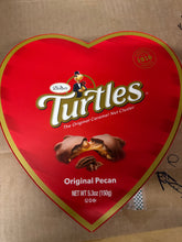將圖片載入圖庫檢視器 DeMat's, Turtles Valentine's Box, 6.5 Ounce
