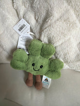 画像をギャラリービューアに読み込む, Jellycat Amusables Siofra Shamrock Bag Charm
