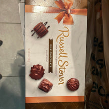 Load image into Gallery viewer, Russell Stover
