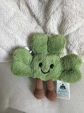 画像をギャラリービューアに読み込む, Jellycat Amusables Siofra Shamrock Bag Charm
