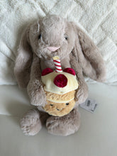 將圖片載入圖庫檢視器 Jellycat Bashful Beige Bunny Birthday
