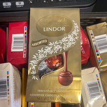 गैलरी व्यूवर में इमेज लोड करें, Lindt Lindor - Assorted
