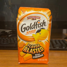 Load image into Gallery viewer, Goldfish Baked Snack Crackers - Flavor Blasted Xtra Cheddar
