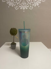 Cargar imagen en el visor de la galería, Starbucks 2023 Green Ombre Grid 24 oz Venti Tumbler
