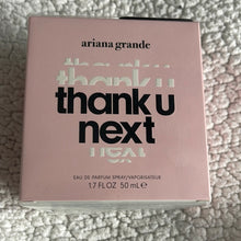 이미지를 갤러리 뷰어에 로드 , Ariana Grande
