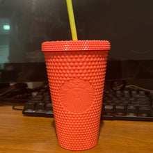 गैलरी व्यूवर में इमेज लोड करें, Starbucks Dragonfruit Studded Tumbler Summer 2022 Grande 16 oz
