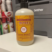 Cargar imagen en el visor de la galería, Mrs. Meyers Clean Day
