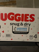 गैलरी व्यूवर में इमेज लोड करें, Huggies Snug and Dry Box
