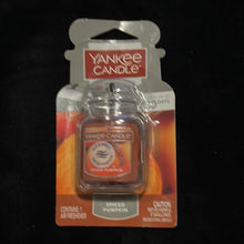 Load image into Gallery viewer, Yankee Candle
