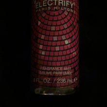 이미지를 갤러리 뷰어에 로드 , Paris Hilton Electrify
