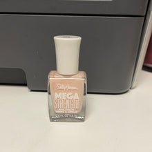 Load image into Gallery viewer, Sally Hansen
