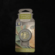 Load image into Gallery viewer, Yankee Candle
