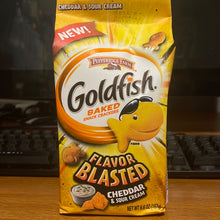 Load image into Gallery viewer, Goldfish Baked Snack Crackers - Flavor Blasted Cheddar &amp; Sour Cream
