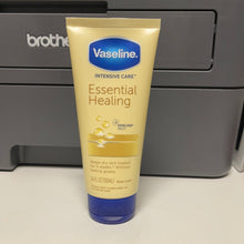 Load image into Gallery viewer, Vaseline
