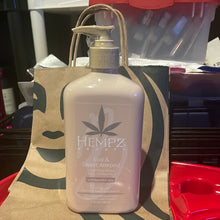 画像をギャラリービューアに読み込む, Hempz
