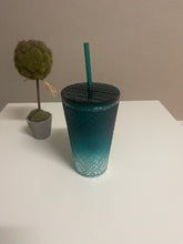 गैलरी व्यूवर में इमेज लोड करें, Starbucks 2023 Green Gradient Ombre Jeweled Grande Cold Cup Tumbler, 16 oz
