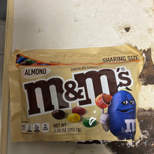 將圖片載入圖庫檢視器 M&amp;M
