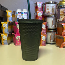 गैलरी व्यूवर में इमेज लोड करें, Starbucks 2022 Dark Green Jelly Studded Tumbler 16oz Grande
