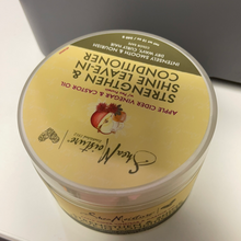 Cargar imagen en el visor de la galería, Shea Moisture
