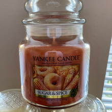 Load image into Gallery viewer, Yankee Candle
