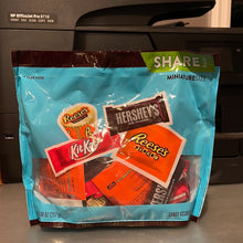 Load image into Gallery viewer, Hershey’s Miniatures Share Pack
