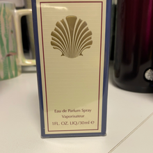 गैलरी व्यूवर में इमेज लोड करें, Estée Lauder White Linen Eau De Perfume Spray
