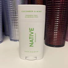 गैलरी व्यूवर में इमेज लोड करें, Native - Cucumber and Mint Deodorant  2.65oz
