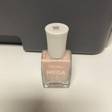 Load image into Gallery viewer, Sally Hansen

