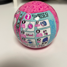 將圖片載入圖庫檢視器 L.O.L. Surprise!
