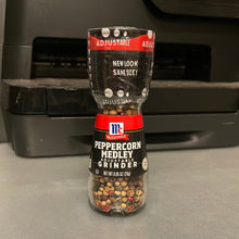 गैलरी व्यूवर में इमेज लोड करें, McCormick Peppercorn Medley Adjustable Grinder
